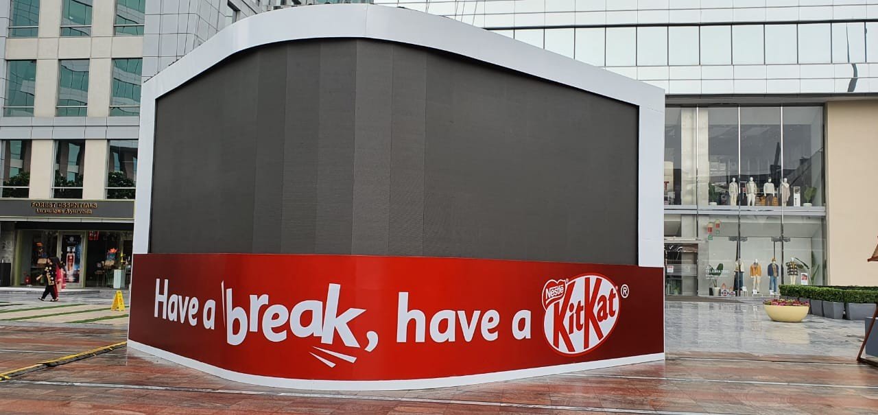 KitKat — Have a break, in the middle of a mall